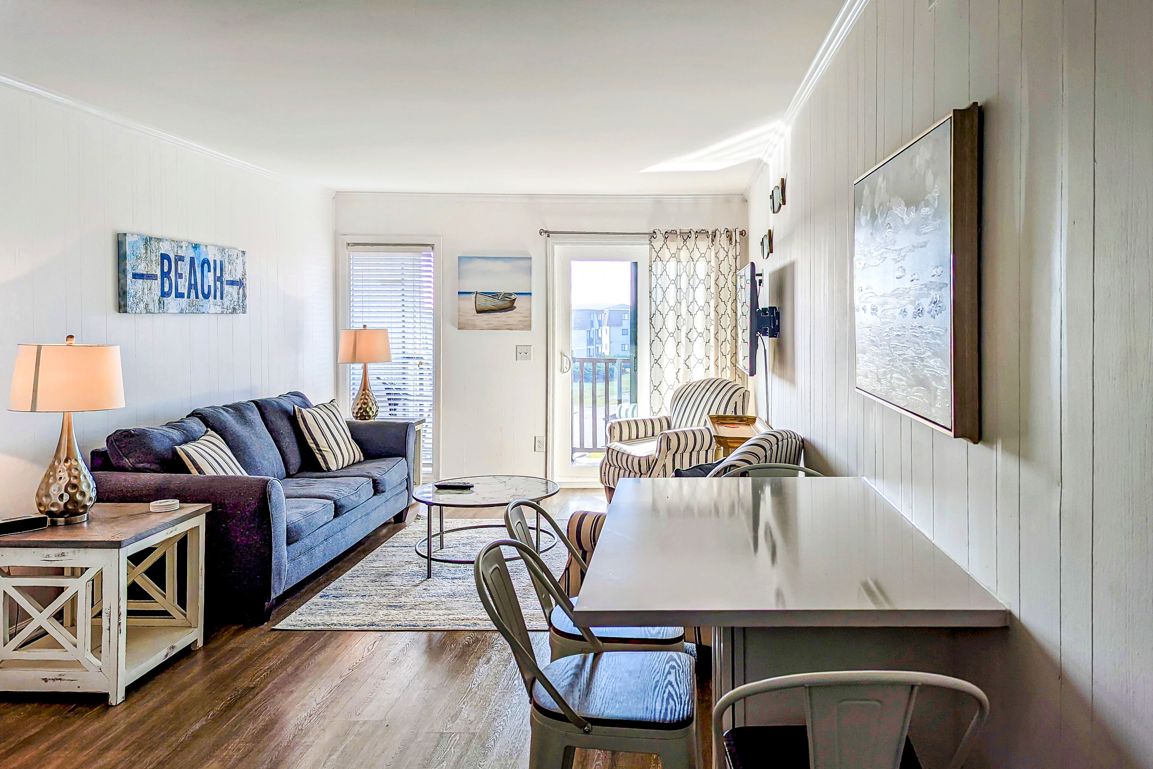 Beautiful Oceanview Third Floor Home w/Shared Pool, Free WiFi, Balcony
