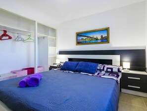 1 Schlafzimmer, Bügeleisen/Bügelbrett, Reisekinderbett, kostenloses WLAN