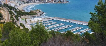 Fin lejlighed i villa for 3 gæster med pool, klimaanlæg, WIFI, TV og terrasse