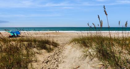Oceanfront beach cottage with large deck & W/D - dog-friendly