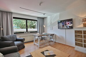 Unclassified image, 3 of 22, button