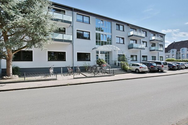 Unclassified image, 1 of 22, button