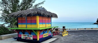 3 mins away from Stunning beaches Nae's Cozy Rest