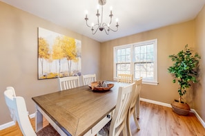 Dining - Dog-Friendly Home w/ High-Speed WiFi, Firepit, & EV Plug,-Great Location (Helen)