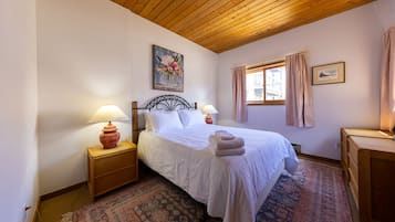 2 bedrooms, free WiFi, bed sheets