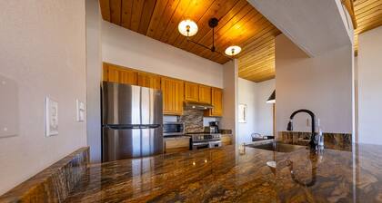 Wood Creek Condo | 2 Bedroom | Shared Hot Tub | Mtn Vew | Balcony | Parking
