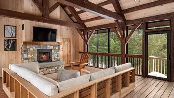 Smart-TV, Kamin, BĂŒcher