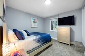 2 bedrooms, internet, bed sheets