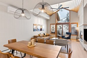 TV, fireplace, offices - Professionally Decorated Townhome w/2 Fireplaces & Mtn Views - Walk to Gondola (Steamboat Springs)