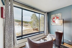 Interior - Spacious ski-in/ski-out Copper Mountain retreat with balcony - near dining (Copper Mountain)
