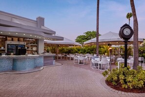 Bar (in der Unterkunft)