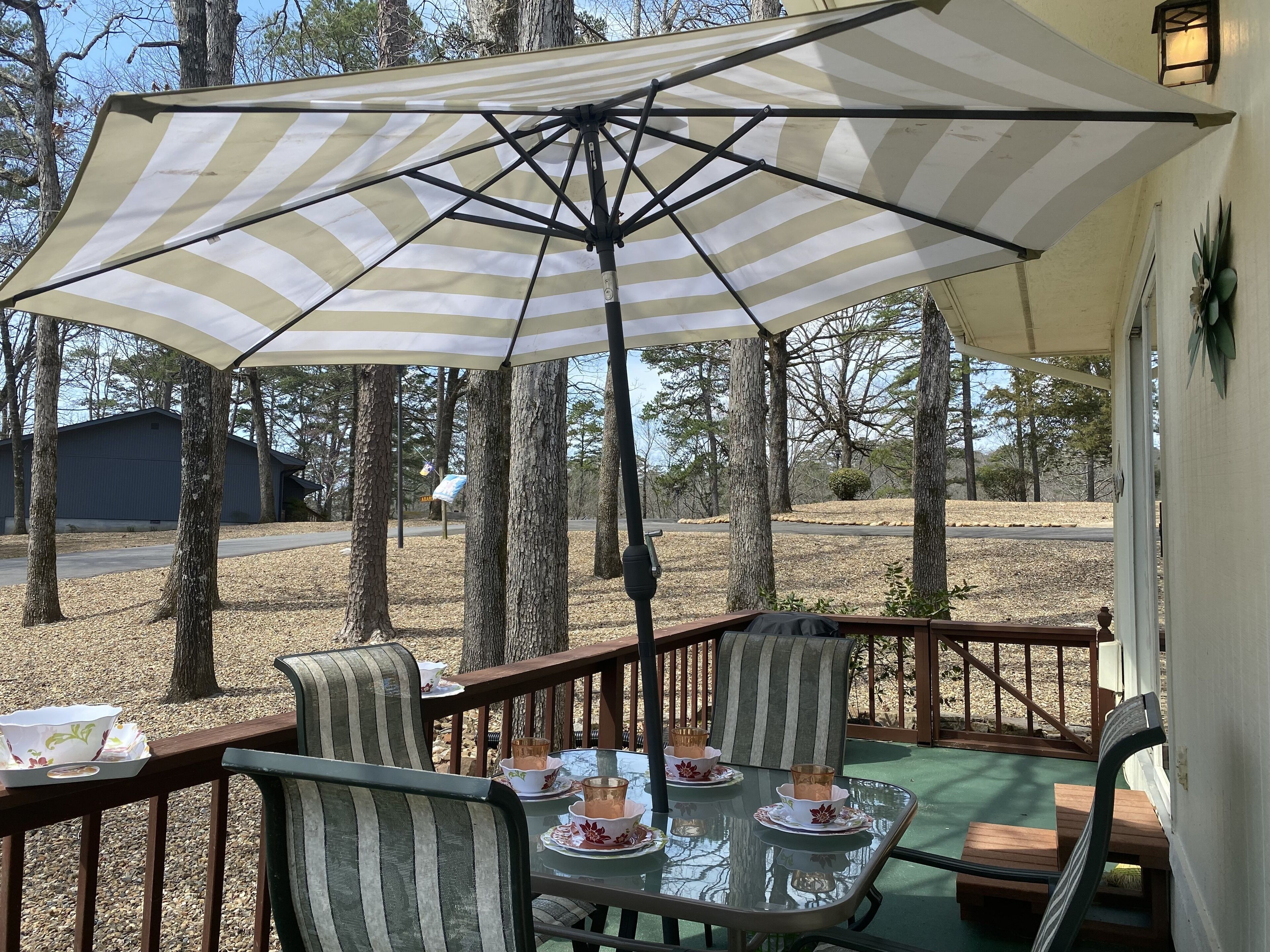  Serene Lakeview Kayaks access to golf, lakes, hiking and more.