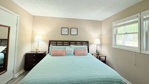 Unclassified image, 4 of 48, button -  Serene Partial Lakeview Kayaks access to golf, lakes, hiking and more. (Hot Springs Village)