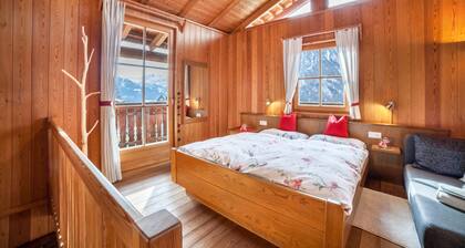 Ferienhaus "Waldhof" mit Bergblick, Balkon & WLAN