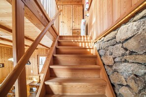 Interior - Vacation Home "Waldhof" with Mountain View, Balcony & Wi-Fi (Naturns Sonnenberg)