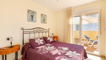 2 bedrooms, iron/ironing board, free WiFi, bed sheets