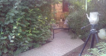 Lovely 3-Bdrm Cottage w/Private Patios/Pkg Sanyang