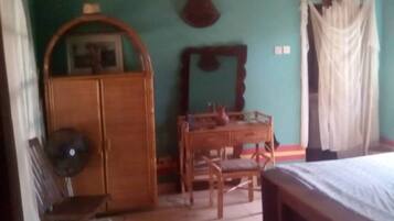 3 dormitorios, tabla de planchar con plancha, wifi y ropa de cama