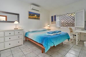 3 chambres, fer et planche à repasser, Wi-Fi gratuit, draps fournis