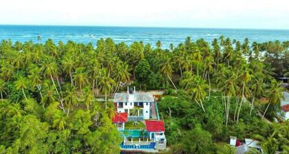 Charming Villa with pool, near beach, Sri Lanka