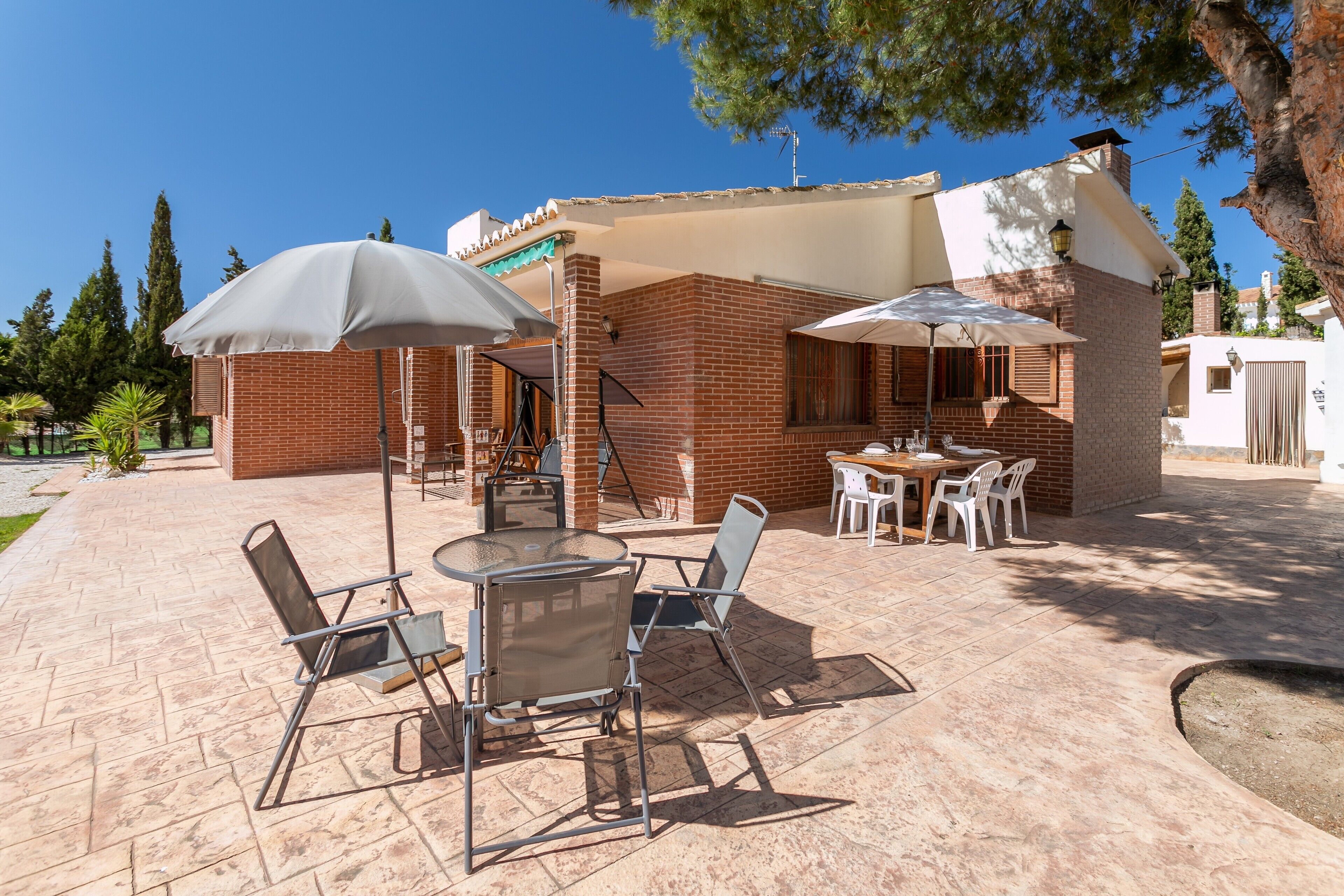 屋外ダイニングエリア