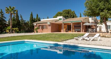 Pet-Friendly Holiday Home 'Las Yucas rural house' with Mountain View & Wi-Fi