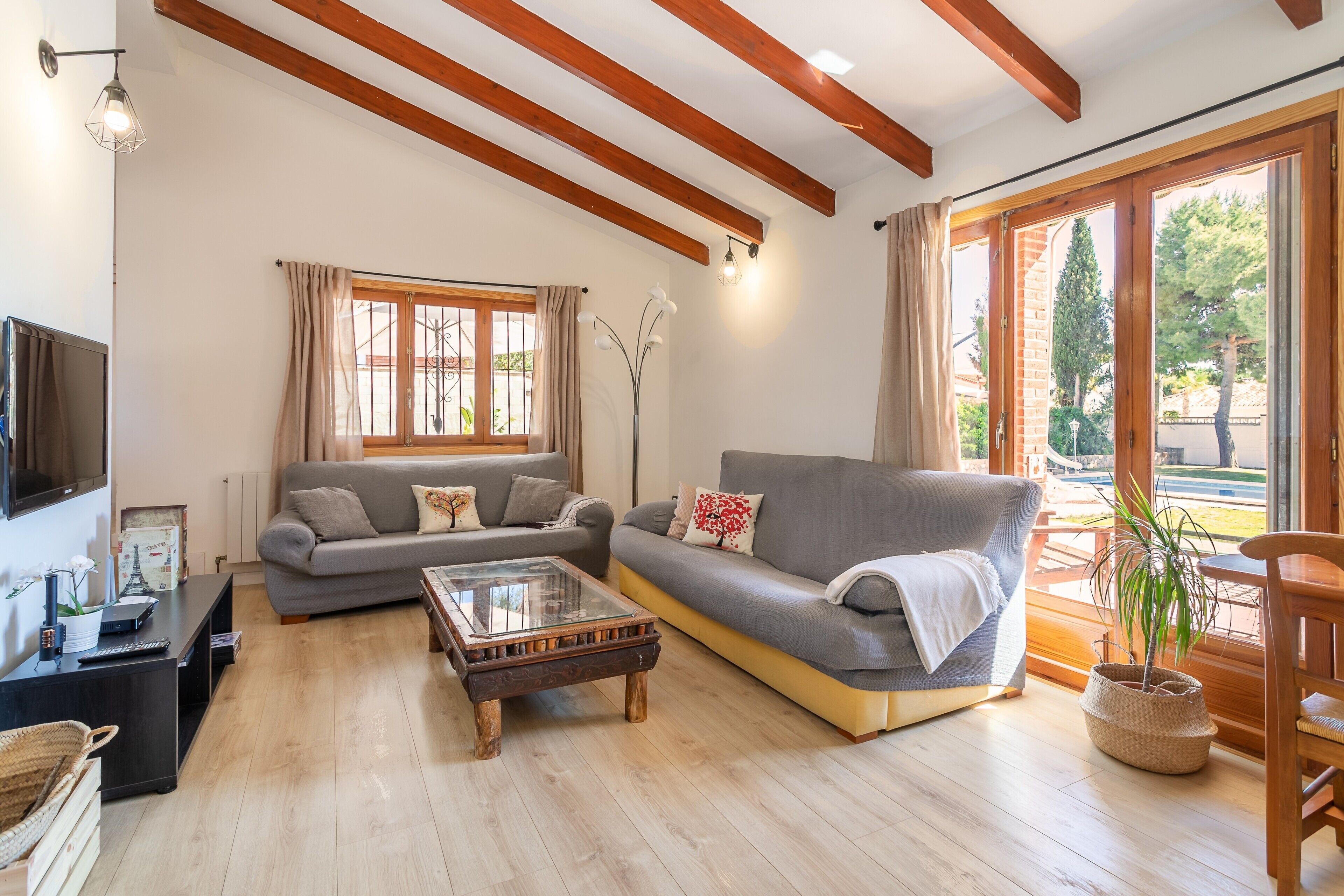 TV, fireplace, DVD player