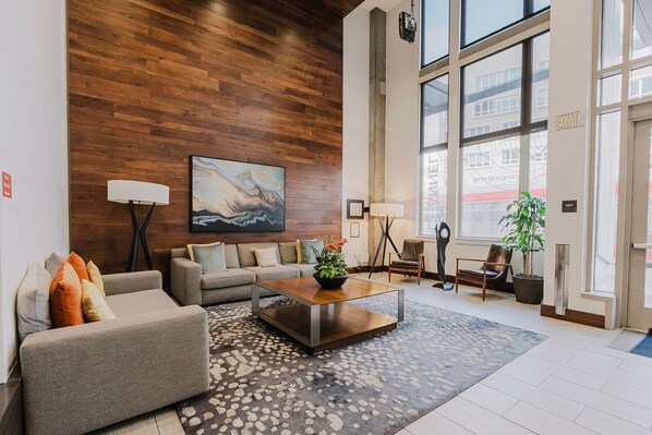 TV, stereo - Mod Mission Bay 1BR w/ Gym & Pool, walk to Caltrain & Muni, by Blueground (San Francisco)