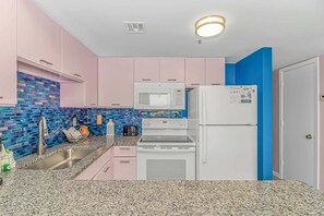 Fridge, microwave, oven, stovetop - Palace 1003 (Myrtle Beach)