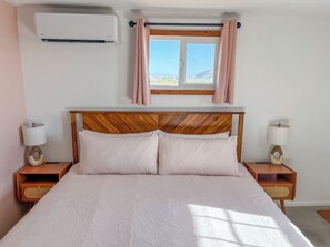 3 chambres, bureau, Wi-Fi gratuit, draps fournis