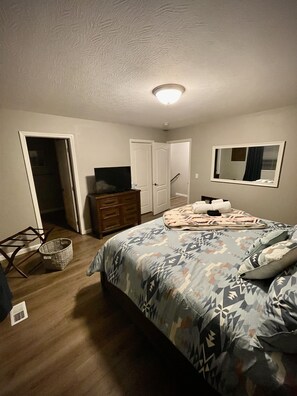 6 bedrooms, memory-foam beds, blackout curtains, iron/ironing board