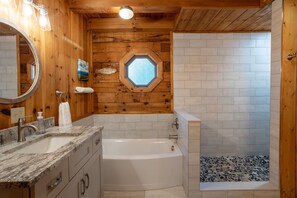 Bathtub, hair dryer, towels - Trailblazers Cabin | Newly Renovated Log Cabin | Mountain Views and Hot Tub (Waynesville)