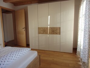 1 quarto, roupa de cama