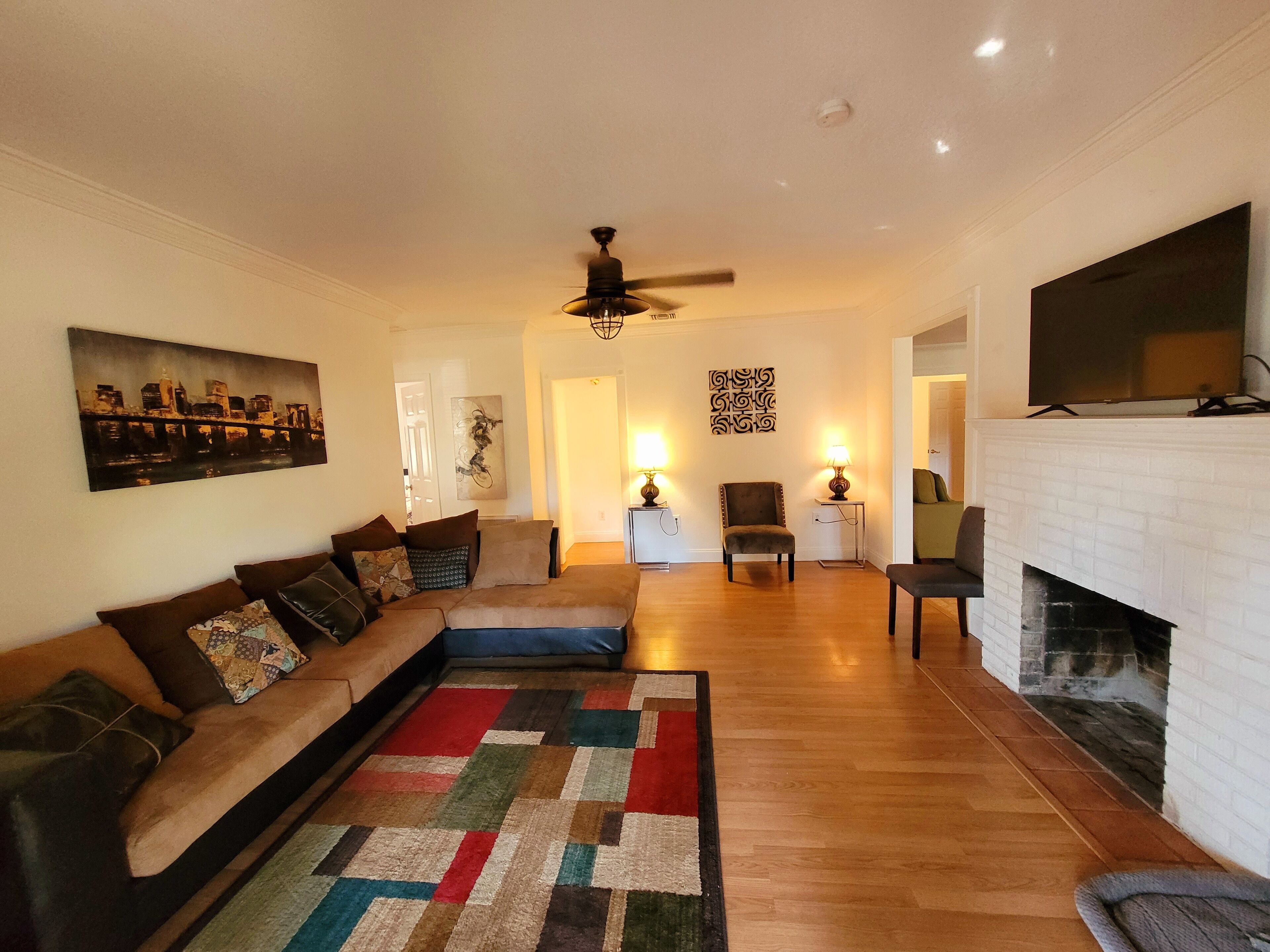 Smart TV, fireplace, computer monitors