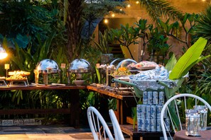 Outdoor banquet area - Hami Garden (Buon Ma Thuot)