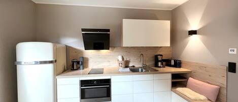 Fridge, oven, dishwasher