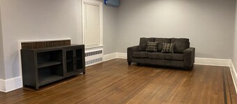 Cabine looking-like PRIVATE room in a house, near by Forest Park in Kew Gardens