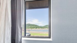Unclassified image, 5 of 58, button - Quality Inn (New Martinsville)