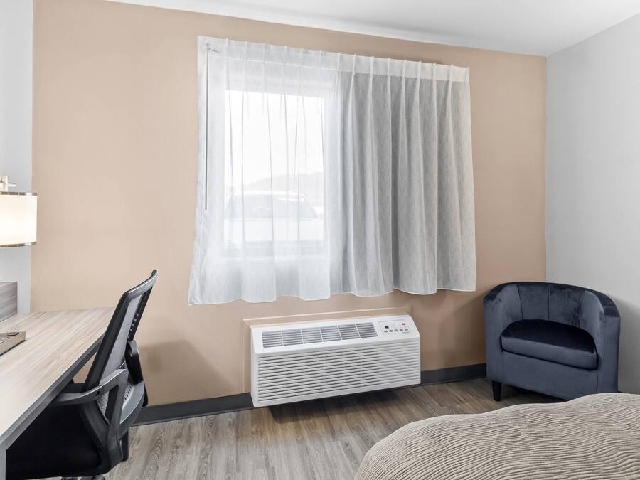 Standaard kamer, 1 kingsize bed, niet-roken | Een kluis op de kamer, verduisterende gordijnen, geluiddichte muren