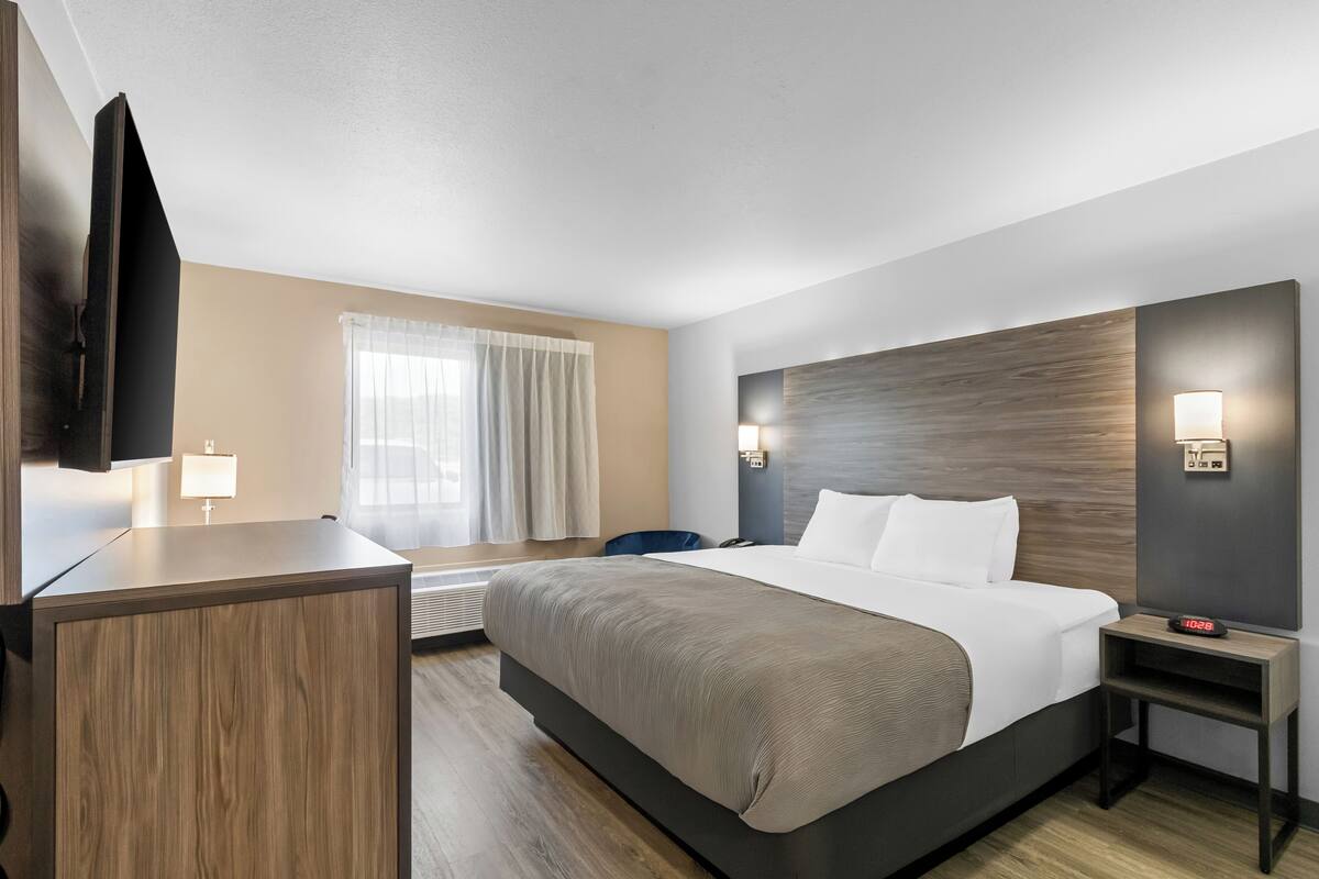 In-room safe, blackout curtains, soundproofing, iron/ironing board