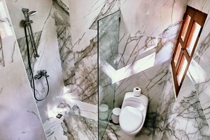 Family Villa, 6 Bedrooms, Garden View, Poolside | Bathroom | Shower, towels - Amazing Villa Bavaro Beach (Punta Cana)