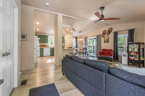 Una Smart TV, una chimenea