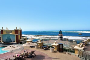 Terrace/patio - 🌊HUGE Balcony~Pool & Gulf Views~HarborWalk Village~~3BR Emerald Grande W223 (Destin)