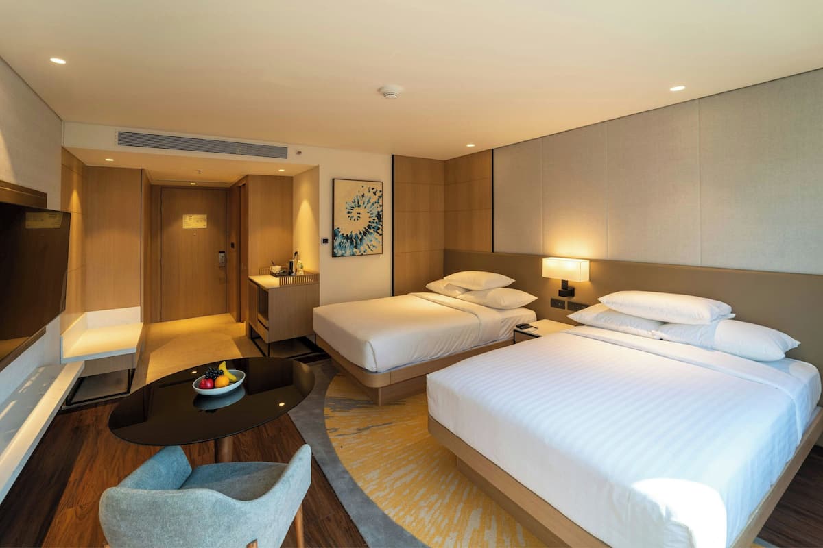 Deluxe Room, 2 Single Beds, City View