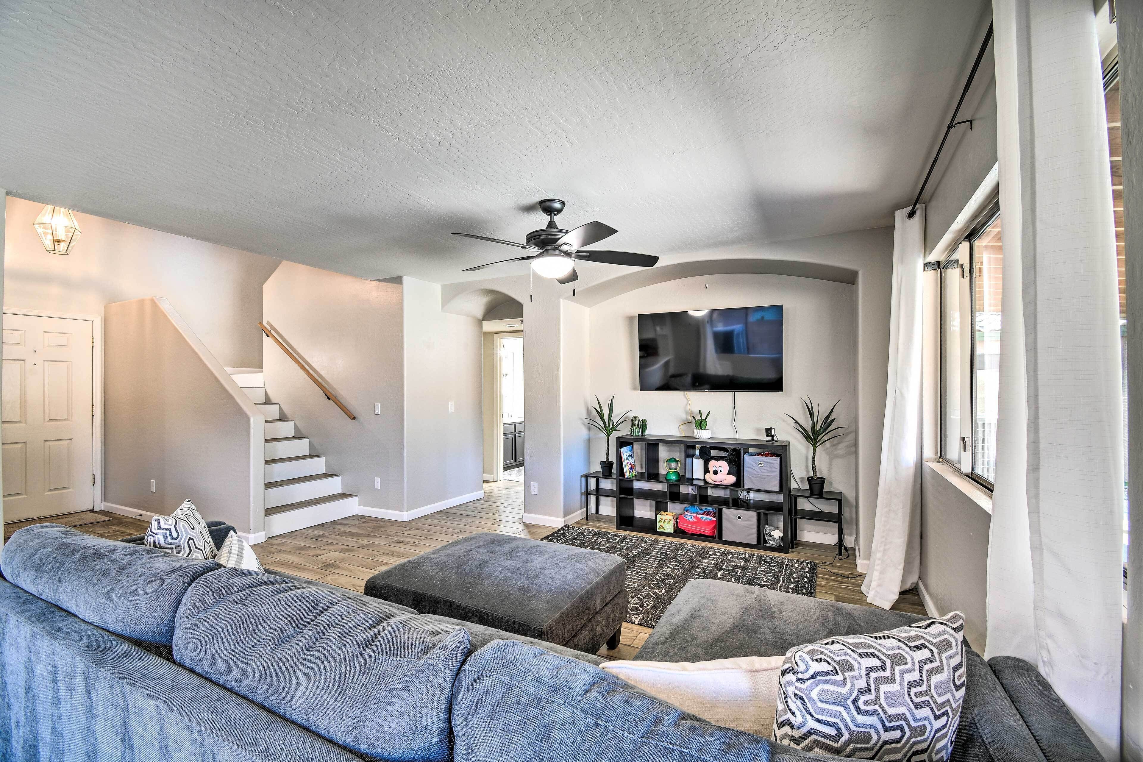 1 Mi To Surprise Stadium! Desert Poolside Oasis - Glendale, AZ
