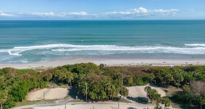 Walk to the Beach - 3/2 Beach Themed Townhome