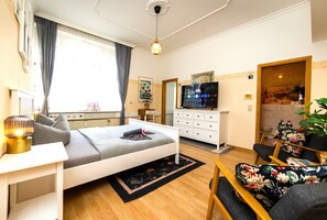 2 slaapkamers, reisbedje, gratis wifi, beddengoed