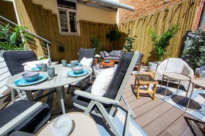 Outdoor dining - ★ Bright Jugendstil Apartment in the ❤ of Erfurt★ (Erfurt)