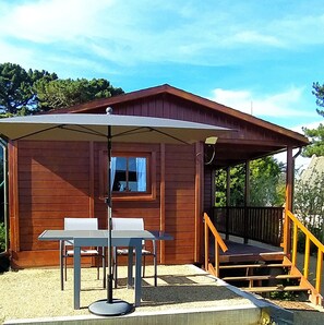Outdoor dining - Brittany, Cote de Granit Rose, Chalet with sea view, feet in the water (Trébeurden)