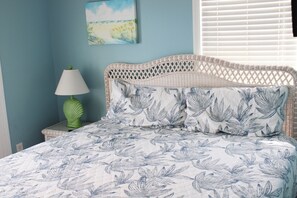 8 عدّة غرف نوم وواي فاي مجانًا وملاءات أسرّة